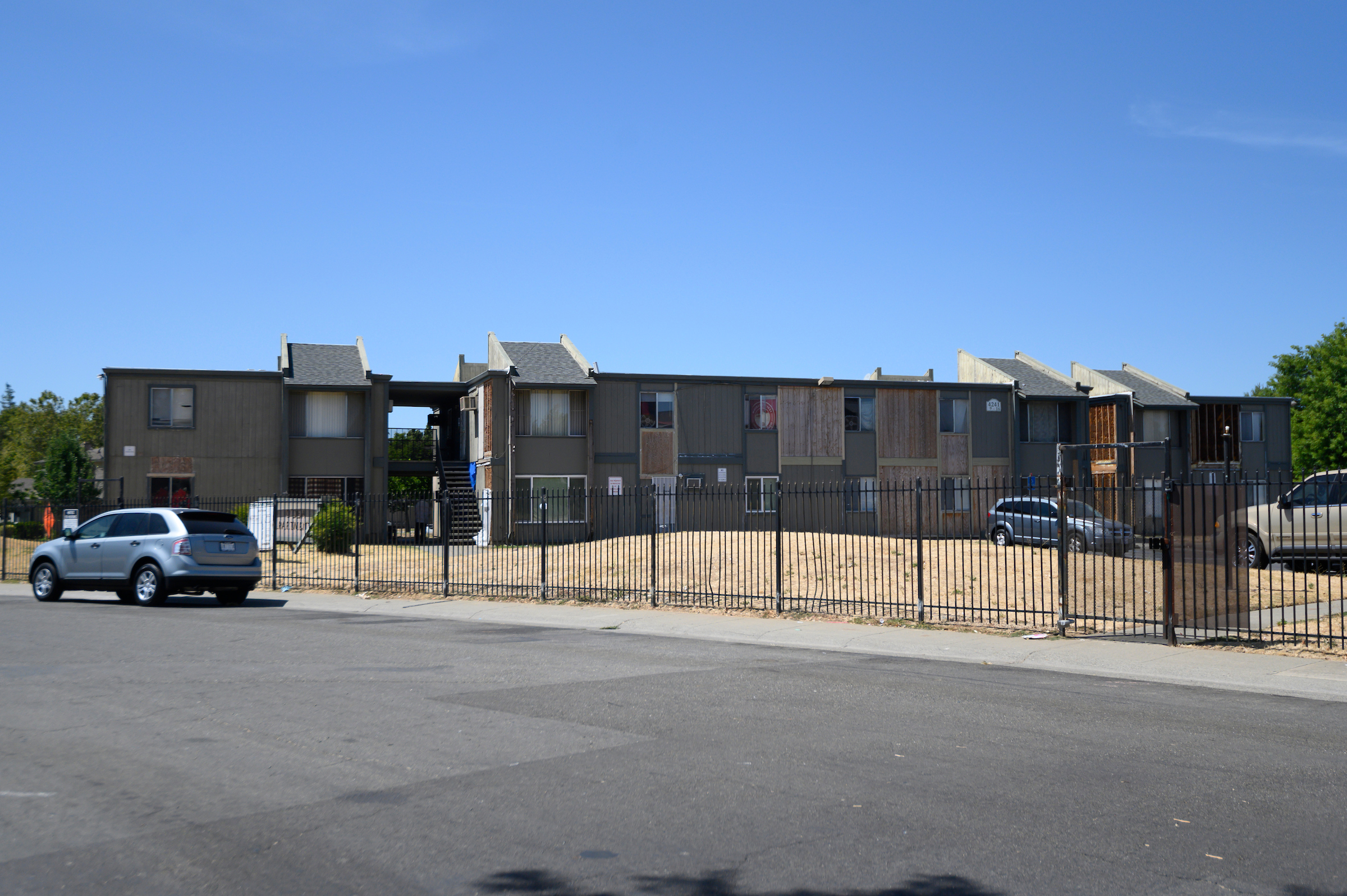 Rental apartments in South Sacramento, exterior.