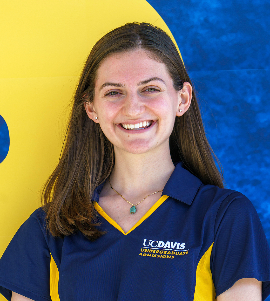 Photo portrait of UC Davis tour guide Jenna Heath