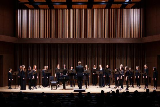 The Chamber SIngers on stage.